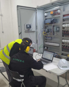 Contamos con un equipo que abarca instalación eléctrica, mecánica, integración de equipos y programación de PLC y su entorno capaz de realizar los mejores proyectos de forma independiente